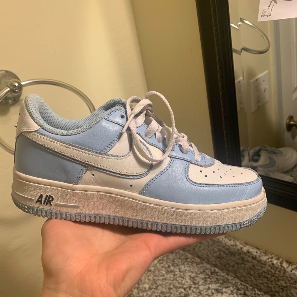 VINTAGE BLUE NIKE AIR FORCE ONES LOW